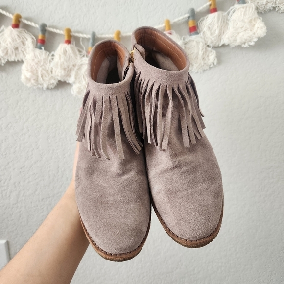 Kate Spade Gray Suede Fringe Side Zip Ankle Booties Boho Minimalist Chic 6.5 - Picture 3 of 12